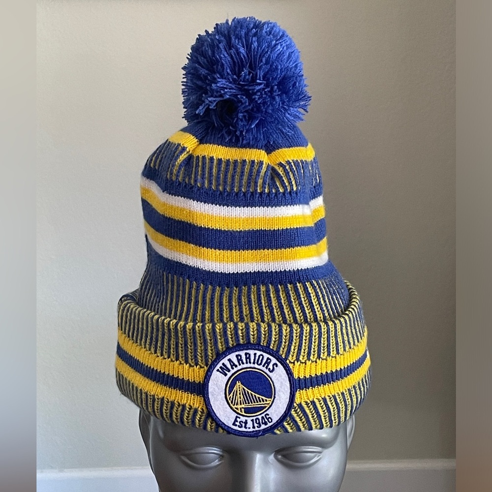 New Era Golden State Warriors knit pom beanie. NWOT